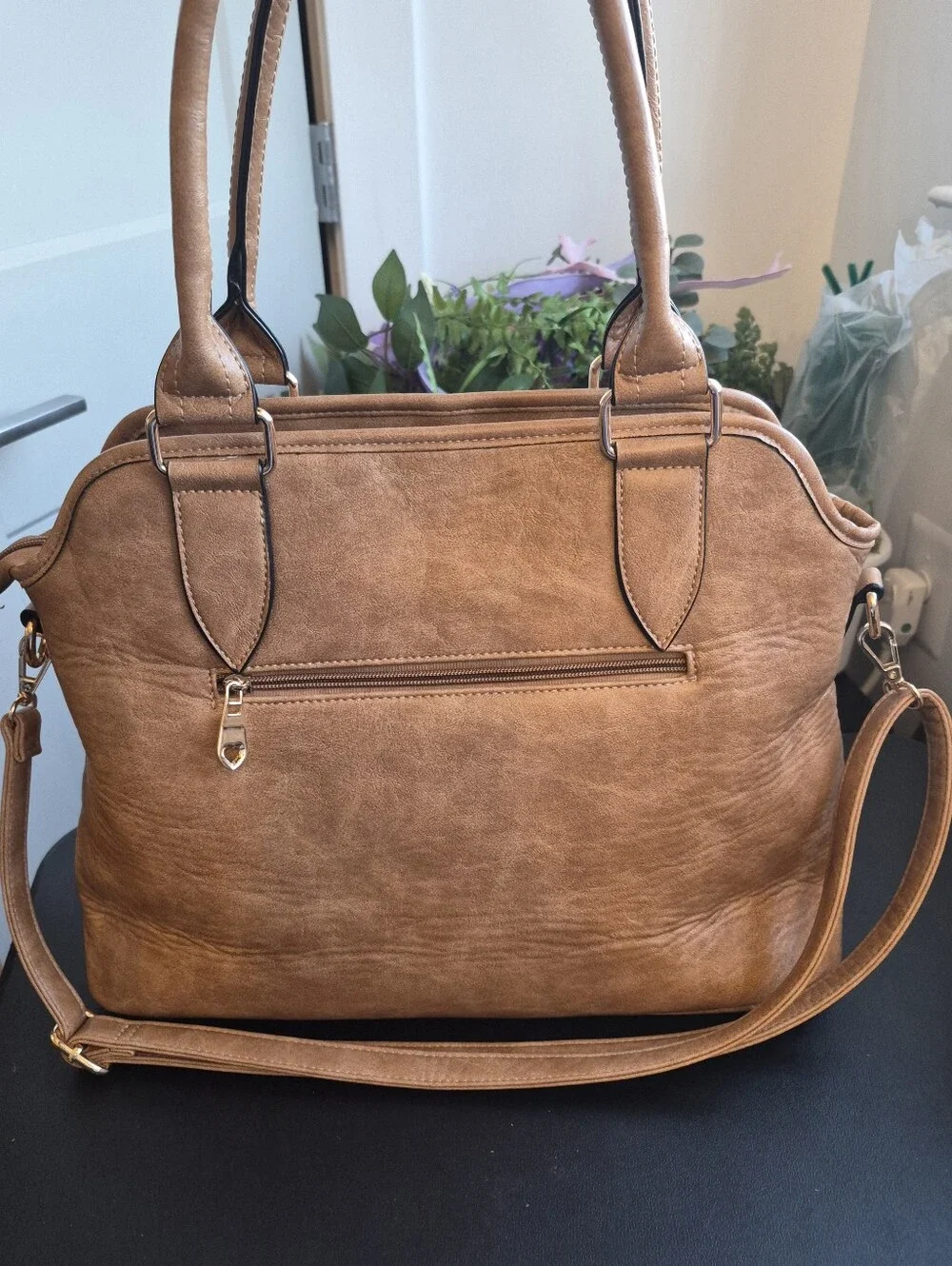 The Unbranded Brand elegant tan